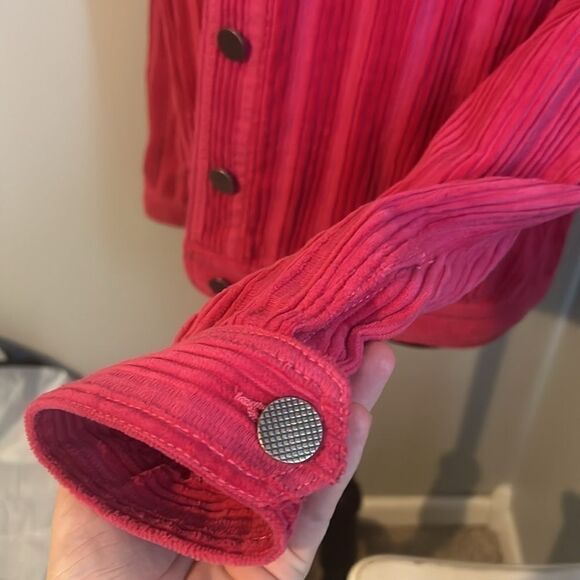 Cabi  blazer women’s small
Style 4124 
A - Picture 4 of 10